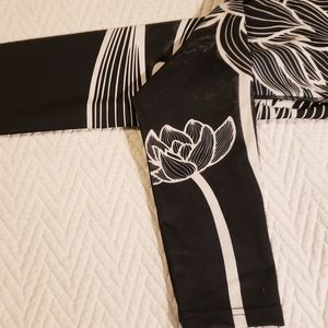 Lotus flower print yoga pants